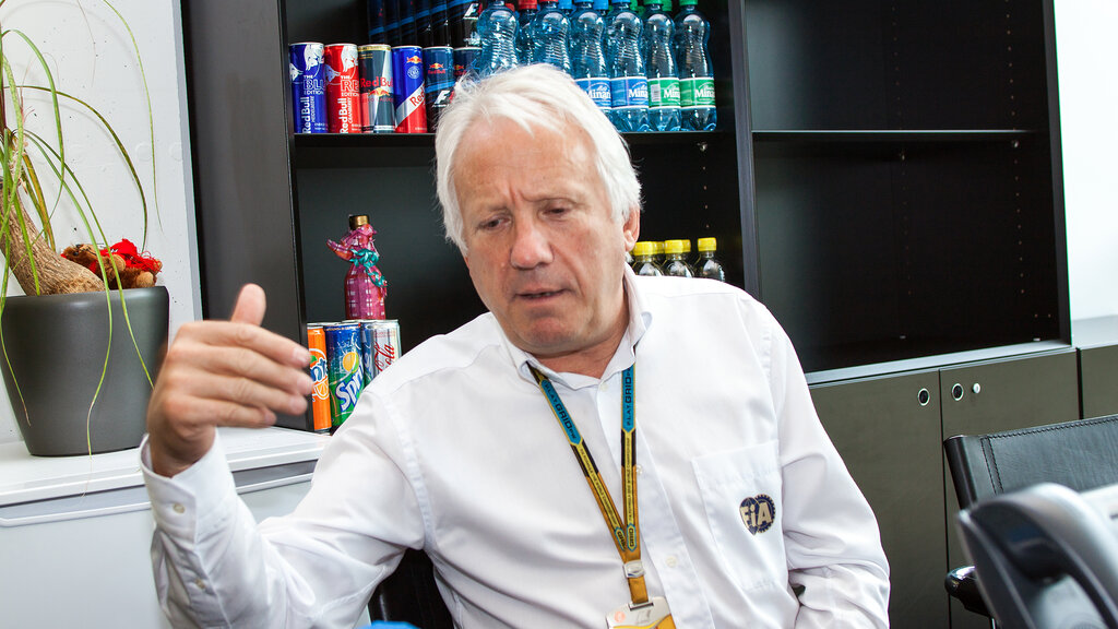 Charlie Whiting_2014-06_HE_18_CMS.jpg Helmut Eckler