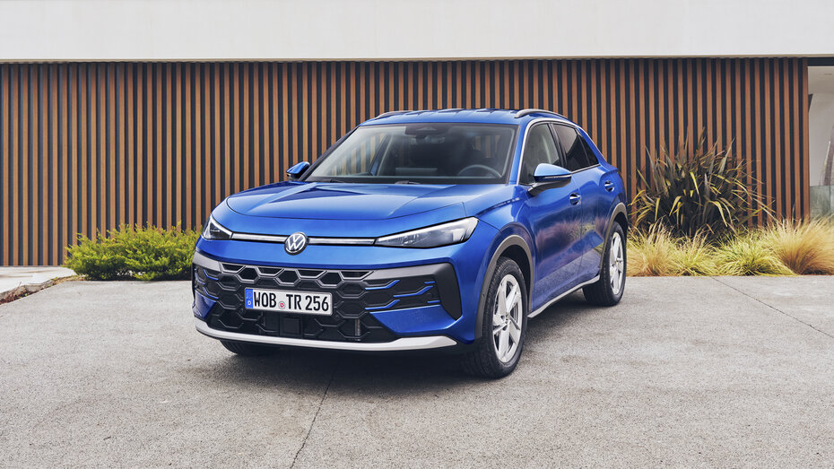 Front eines blauen VW T-Roc.