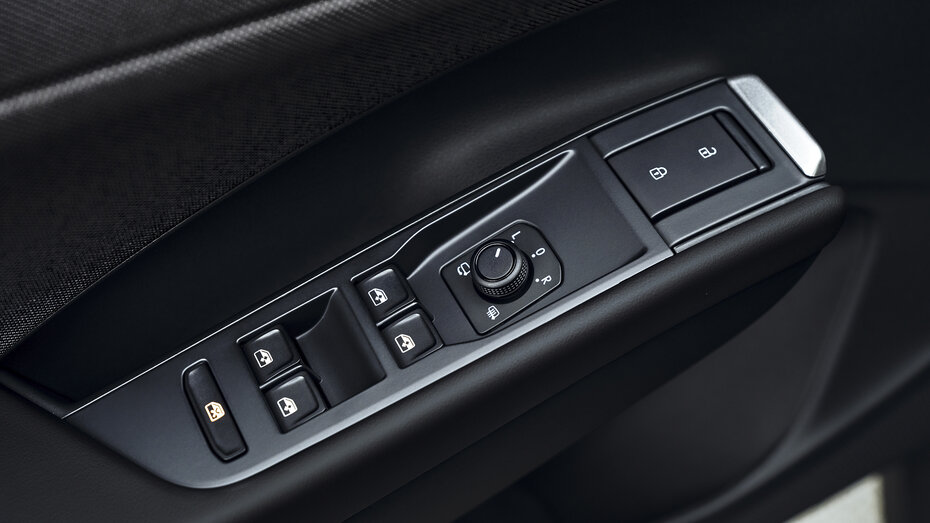 Rechter Türgriff samt Tasten eines VW T-Roc.