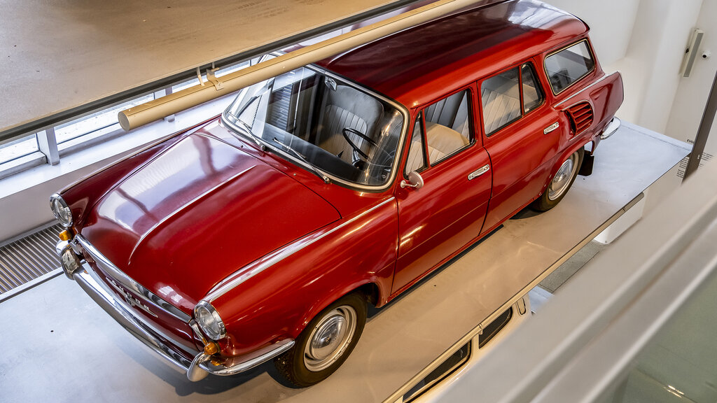 Ein Skoda 1000MB als roter Kombi.