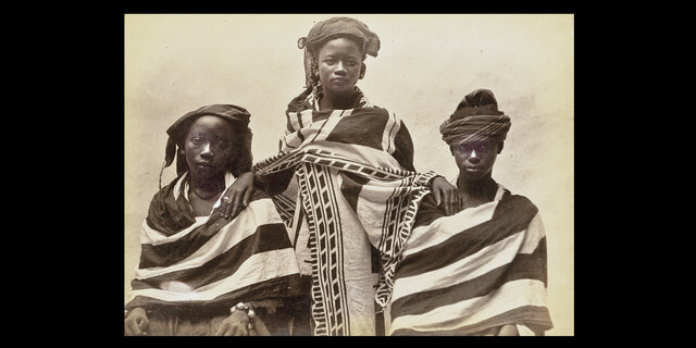  Edouard Foà_Junge Frauen in Sansibar_um 1893_Seite 46-47.jpg  © Edouard Foà/Prestel Verlag