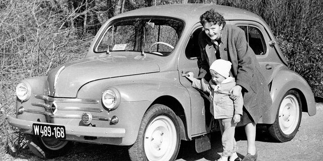 Erste Liebe_Renault 4CV_ZEill_CMS.jpg Kurt Zeillinger sen.