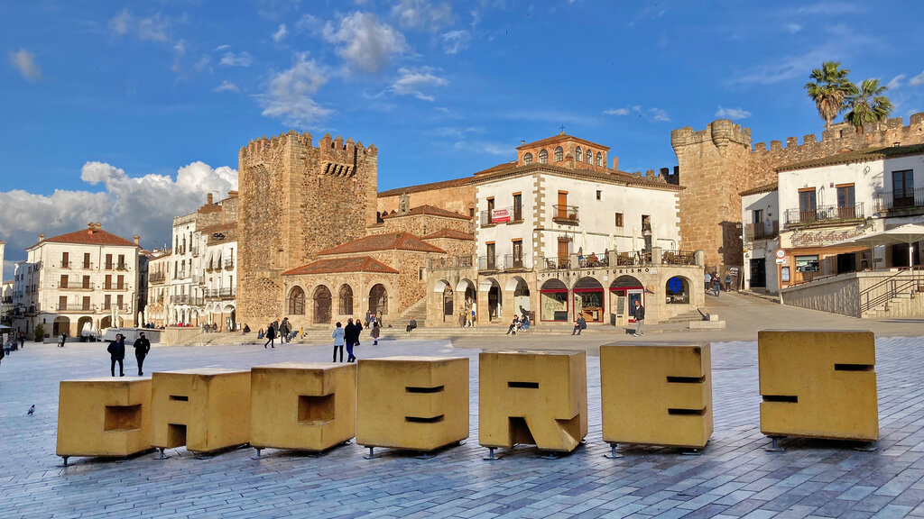 Extremadura_Caceres_Plaza Mayor_CMS.jpeg Lydia Silberknoll