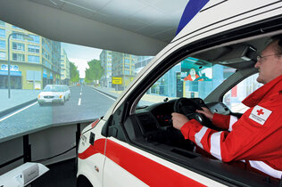 Fahrsimulator1_Rotes Kreuz OOOE)_CMS.jpg
