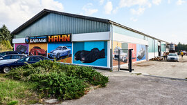 Die Hollywood-Garage von außen zu sehen. 