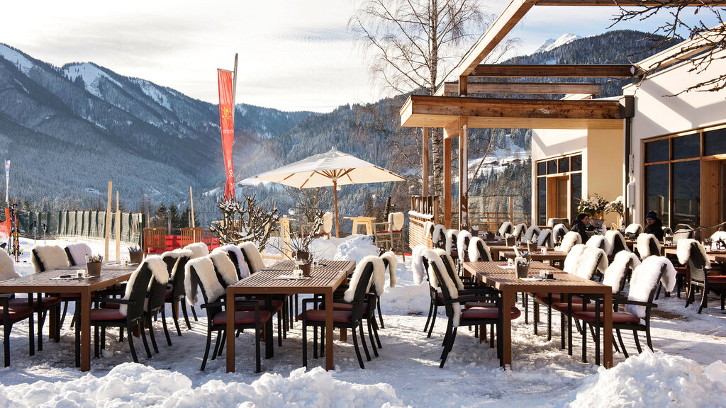 Holzhotel Forsthofalm_Terrasse Winter_2_CMS.jpg Holzhotel Forsthofalm