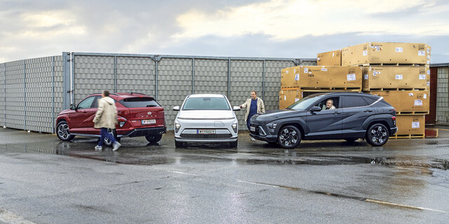 Hyundai Kona drei Modelle nebeneinander in rot weiß und grau