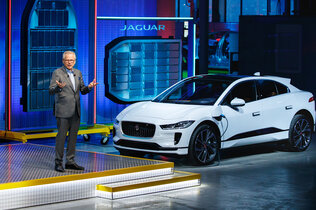 I-PACE_Reveal_DrZiebart 009.jpg