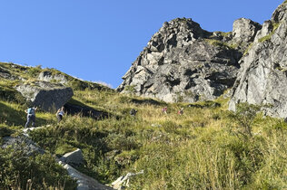 Wanderung über Stufen auf den Berg.