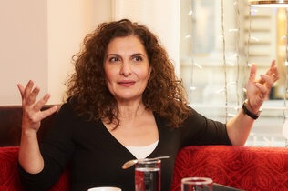 Interview_Madani Proschat_ER_02_CMS.jpg