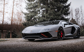 Lamborghini Aventador_610608_CMS.jpg Lamborghini