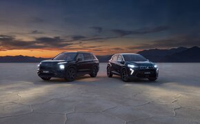 Mitsubishi ASX und Outlander Black Edition mit glänzend schwarzen Akzenten.
