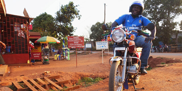 Motorrad Taxis Uganda_Owen_CMS.jpg Henrike Brandstötter, Michael Hafner