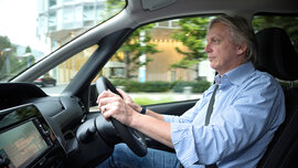 Nissan Leaf_03_CMS.jpg