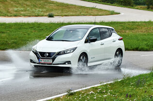 Nissan Leaf_er703_CMS.jpg