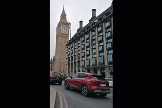 Nissan Qashqai_London_CL_135803_CMS.jpg