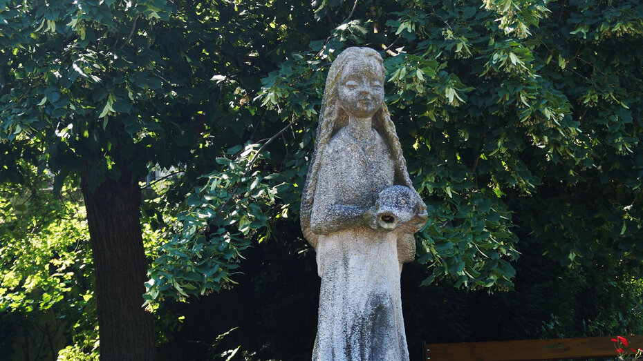 Nonnenstatue(c)Lydia Silberknoll Kopie_CMS.JPG