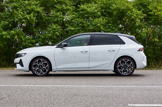 OPEL ASTRA_er024_CMS.jpg