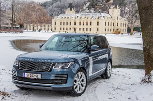 Range Rover_P400e_HEN_0922_CMS.jpg