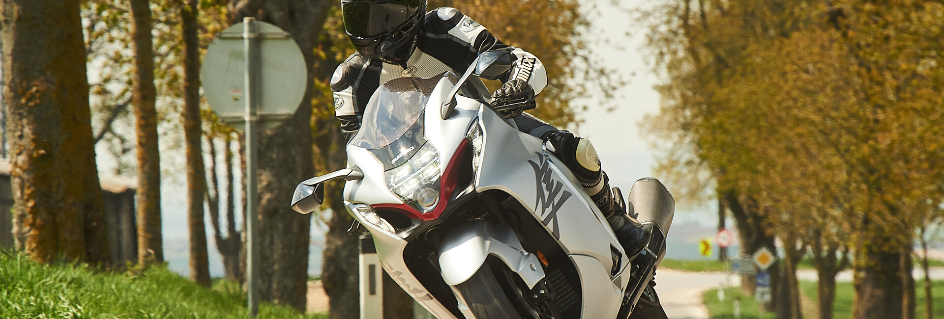 SUZUKI HAYABUSA 2021_er414_CMS.jpg