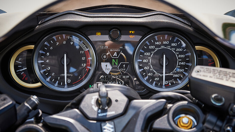 SUZUKI HAYABUSA 2021_er559_CMS.jpg