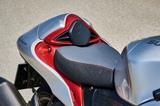 SUZUKI HAYABUSA 2021_er581_CMS.jpg