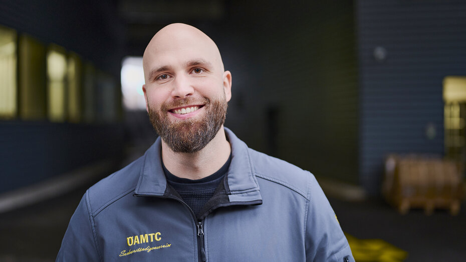 Mann mit Glatze und Vollbart: Schadensbegutachter David Kaiser. 