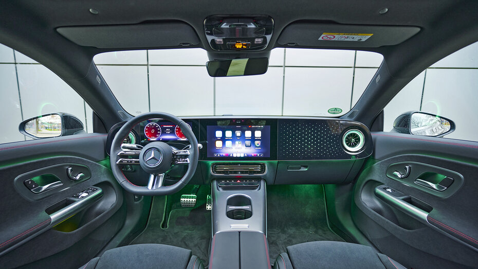 Cockpit eines Mercedes CLA