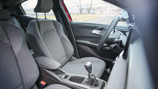 Fahrgastraum vorne im Renault Clio