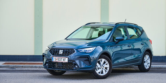 Seat Arona von schräg vorne