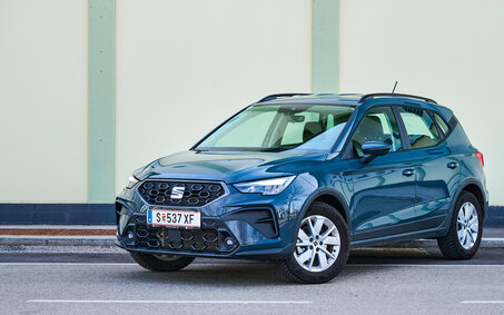 Seat Arona von schräg vorne
