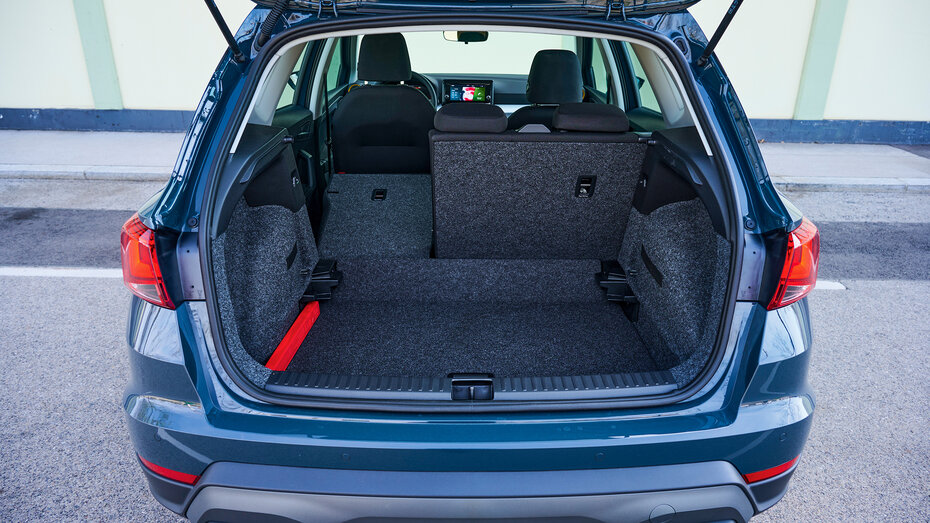 Seat Arona offener Kofferraum mit abgesenktem Boden