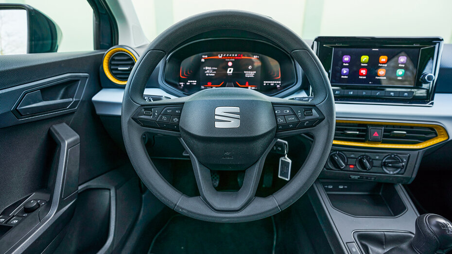 Seat Arona Cockpit