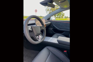 Tesla 2023 IMG_3441 SS_CMS.jpg