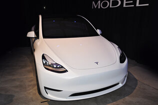 Tesla Model Y_0097_CMS.JPG