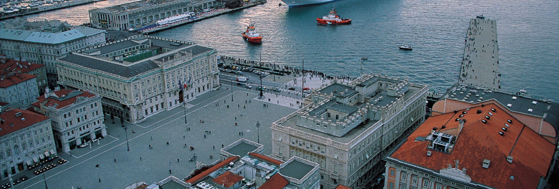 Triest2020_FJV_Triest-Piazza_Unitˆ_Zeill_CMS.jpg