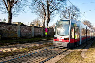 auto_touring_faehrt_strassenbahn_HH_DSC_4015_CMS.jpg