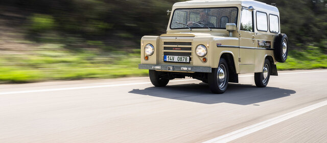 Ein weißer Geländewagen - der Skoda Trekka aus dem Jahr 1966.