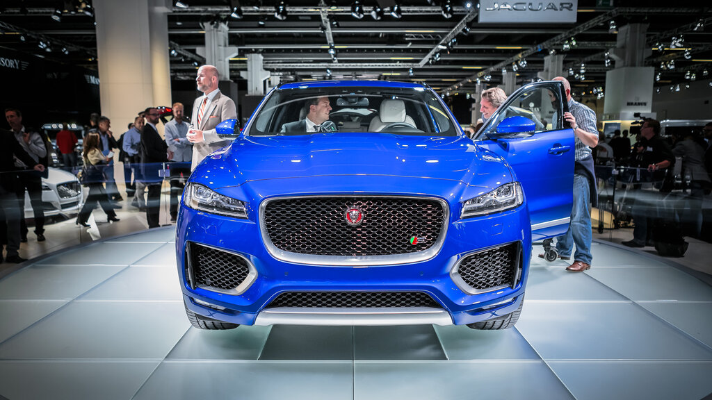 iaa_frankfurt_09_2015_MZ_show_jag2.jpg Markus Zahradnik