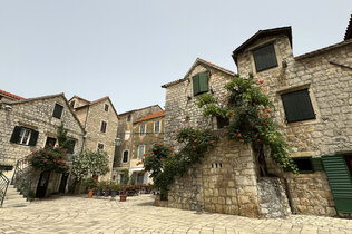 Historische Mauern auf der Insel Hvar.