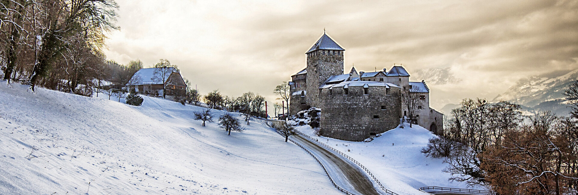Winteransicht vom Schloss.