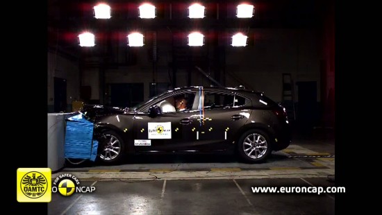 Crashtest Mazda 3 2013