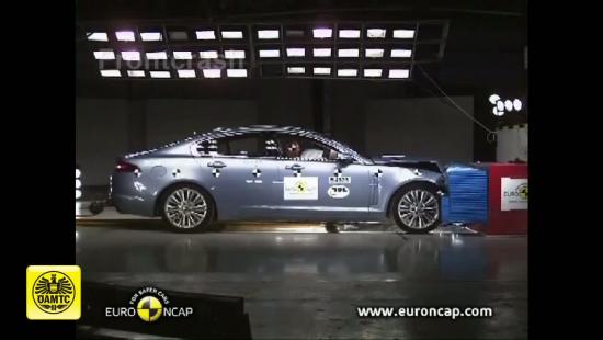 Crashtest: Jaguar XF 2011