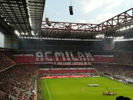das San Siro Stadion bei einem AC Milan Spiel