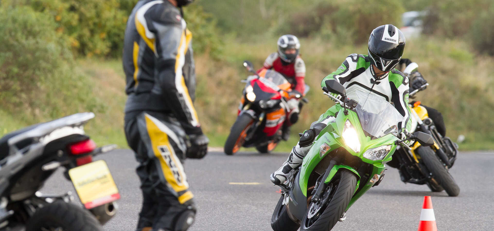 ÖAMTC Fahrtechnik Aktiv Training Motorrad ÖAMTC Fahrtechnik / https://www.oeamtc.at/fahrtechnik