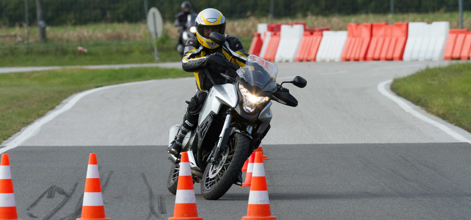 ÖAMTC Fahrtechnik Training für mehr Sicherheit ÖAMTC Fahrtechnik / https://www.oeamtc.at/fahrtechnik
