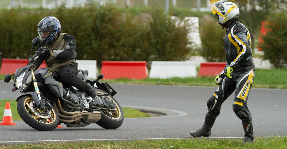 ÖAMTC Fahrtechnik Training für Profis ÖAMTC Fahrtechnik / https://www.oeamtc.at/fahrtechnik