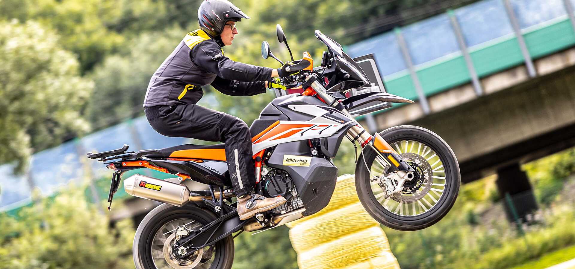 KTM Motohall  ÖAMTC Fahrtechnik