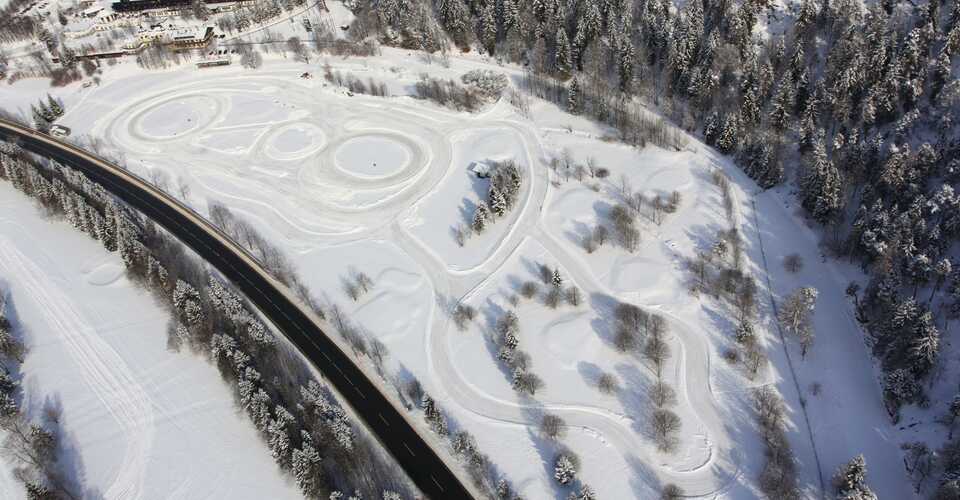 ÖAMTC Fahrtechnik Winterzentrum Saalfelden ÖAMTC Fahrtechnik / https://www.oeamtc.at/fahrtechnik