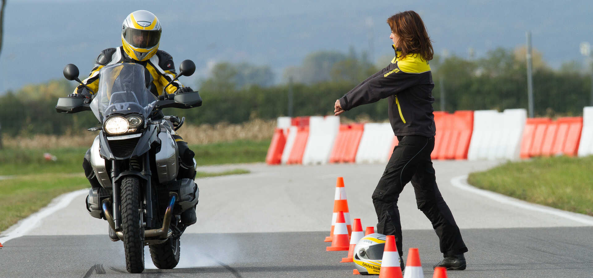ÖAMTC Fahrtechnik Personal Coaching Motorrad ÖAMTC Fahrtechnik / https://www.oeamtc.at/fahrtechnik